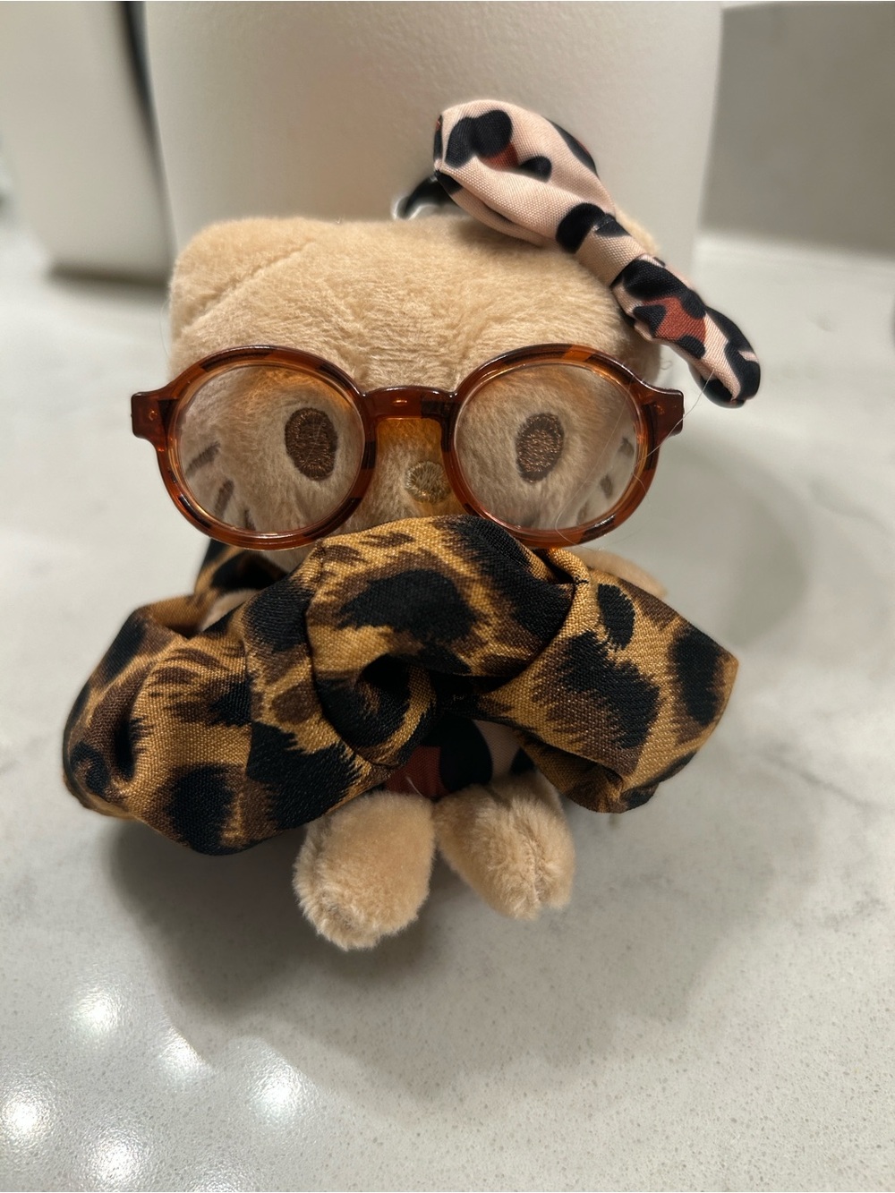 Hello Kitty bag charm Leopard Print Scarf and Brown Glasses